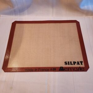 Silicone Baking Mat 19" X 14 1/2" ~ France